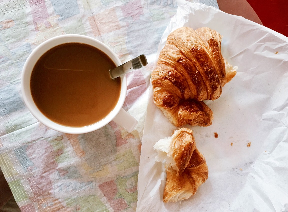 ❥ Sin más (y por&nbsp;todo)